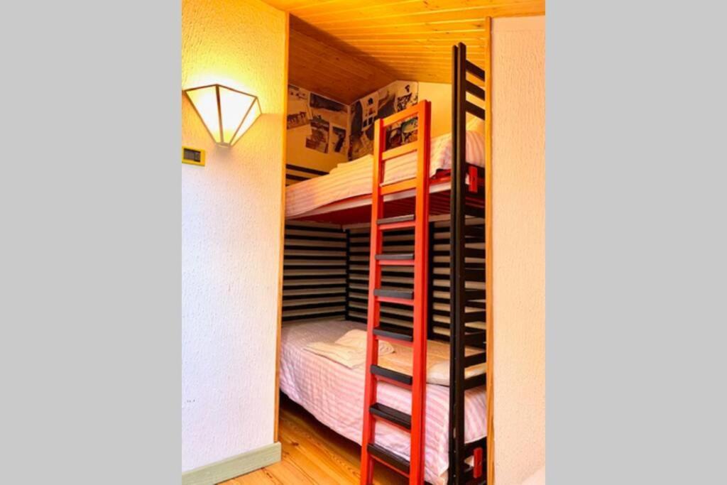 Atico En Biescas Con Piscina, Chimenea Y Garaje Apartment Luaran gambar