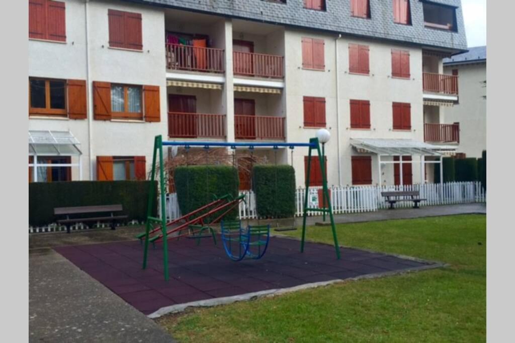 Atico En Biescas Con Piscina, Chimenea Y Garaje Apartment Luaran gambar